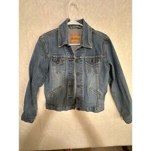 Levi Strauss Signature Women Denim Jacket Medium Blue Trucker Style size 8/10